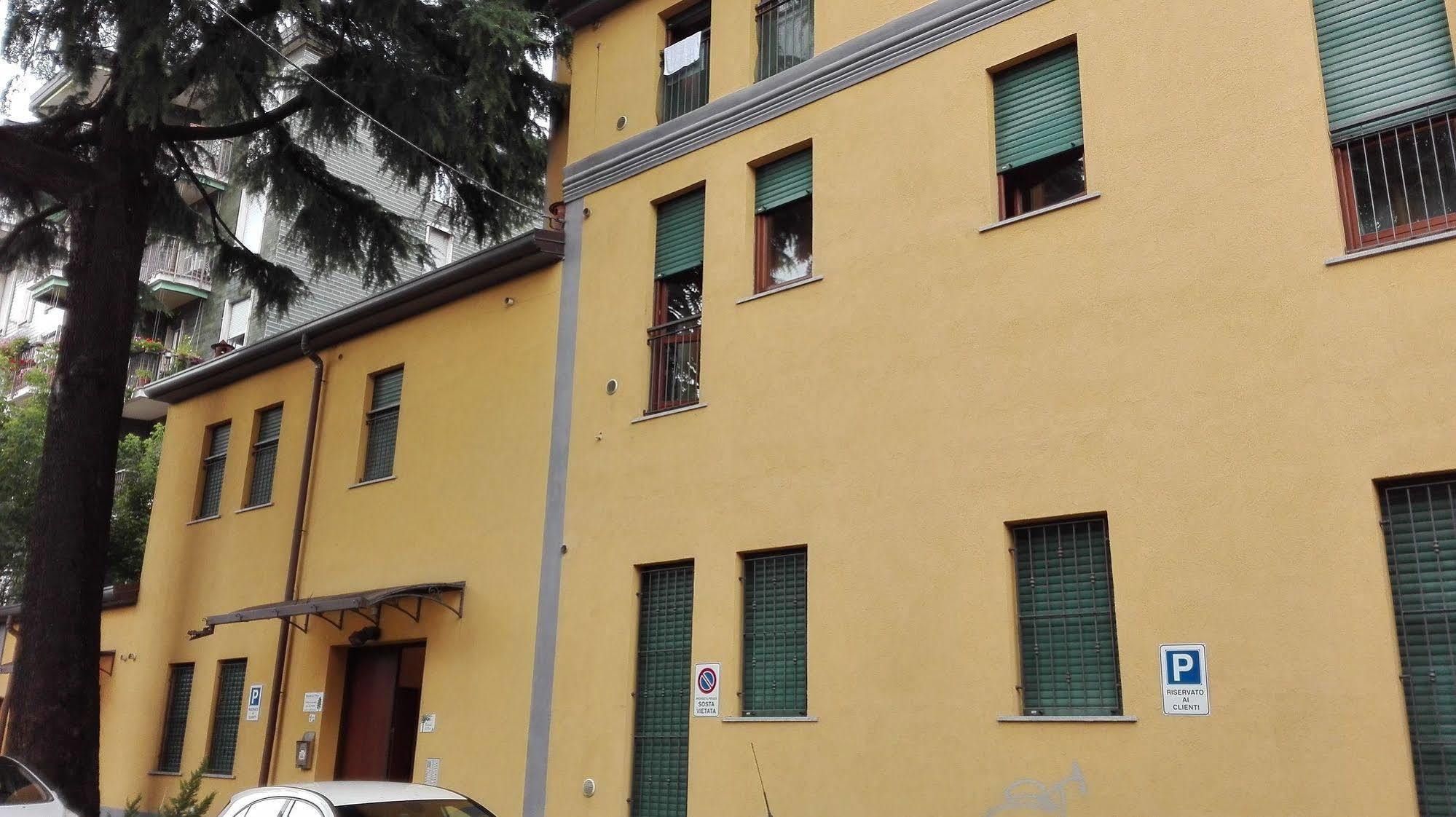 Residence Il Pino Saronno Exterior photo